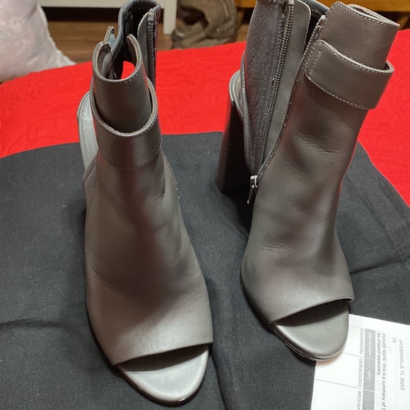 Vince heels - Picture 4 of 5